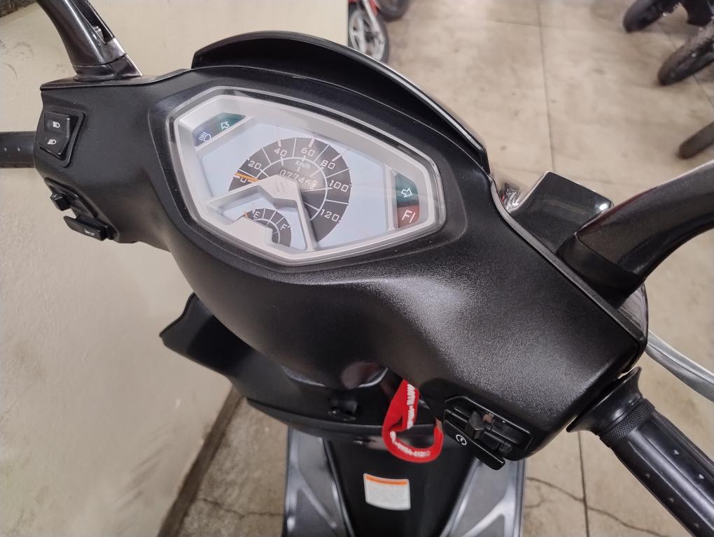 SUZUKI Burgman 125 - Foto