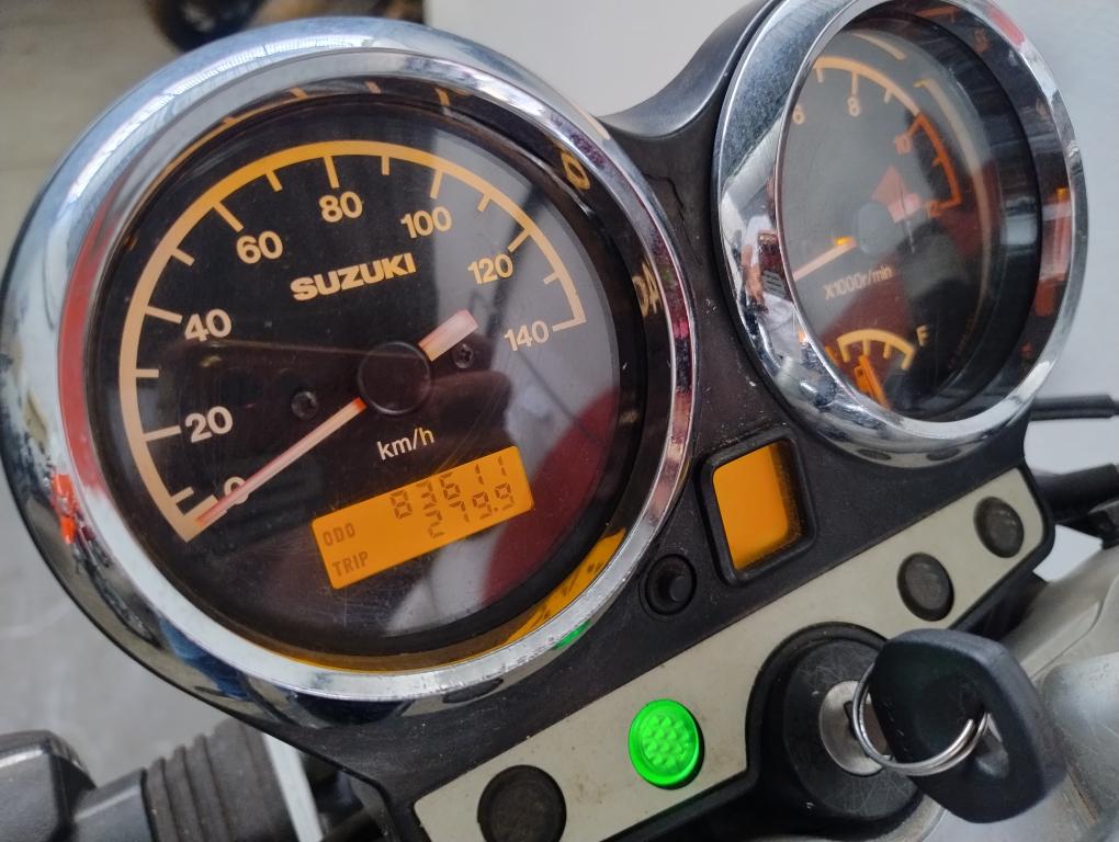 SUZUKI GSR 125 - Foto