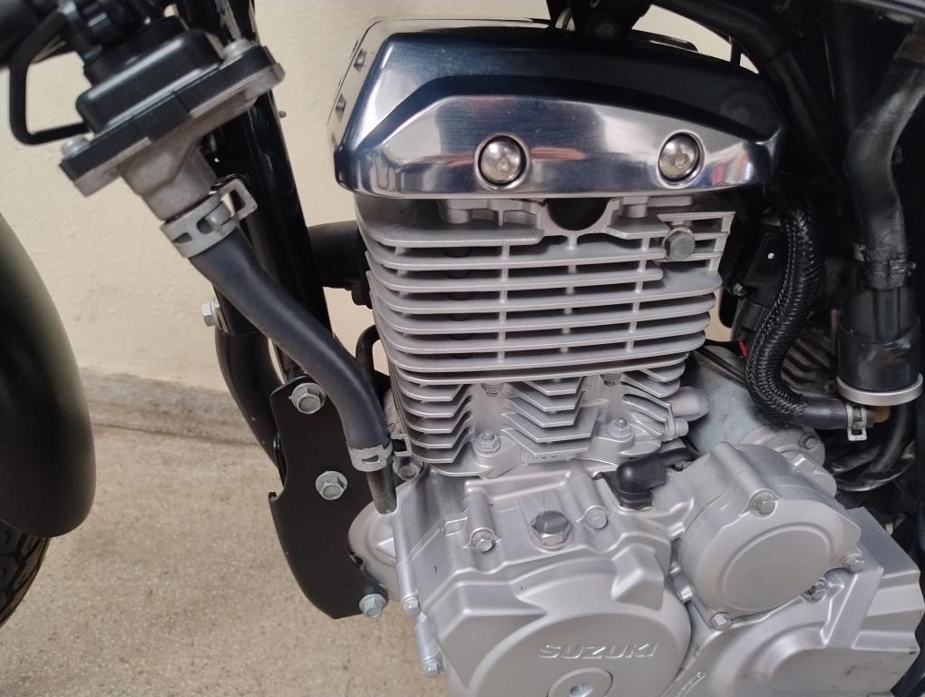 SUZUKI GSR 150 - Foto