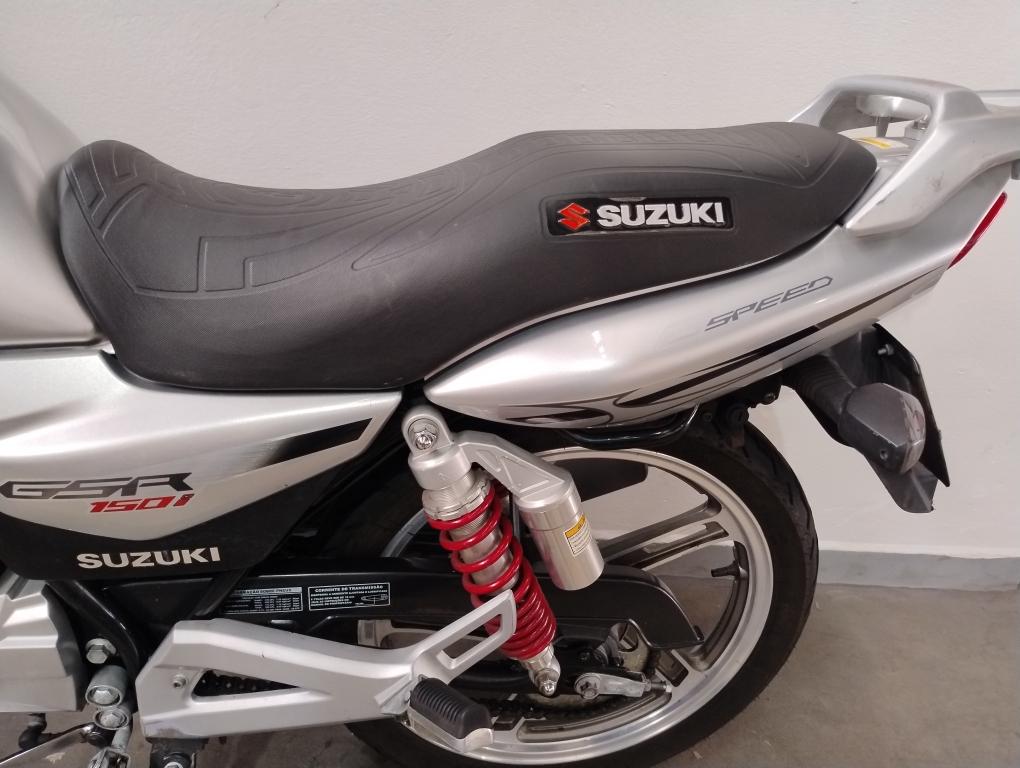 SUZUKI GSR 150 - Foto