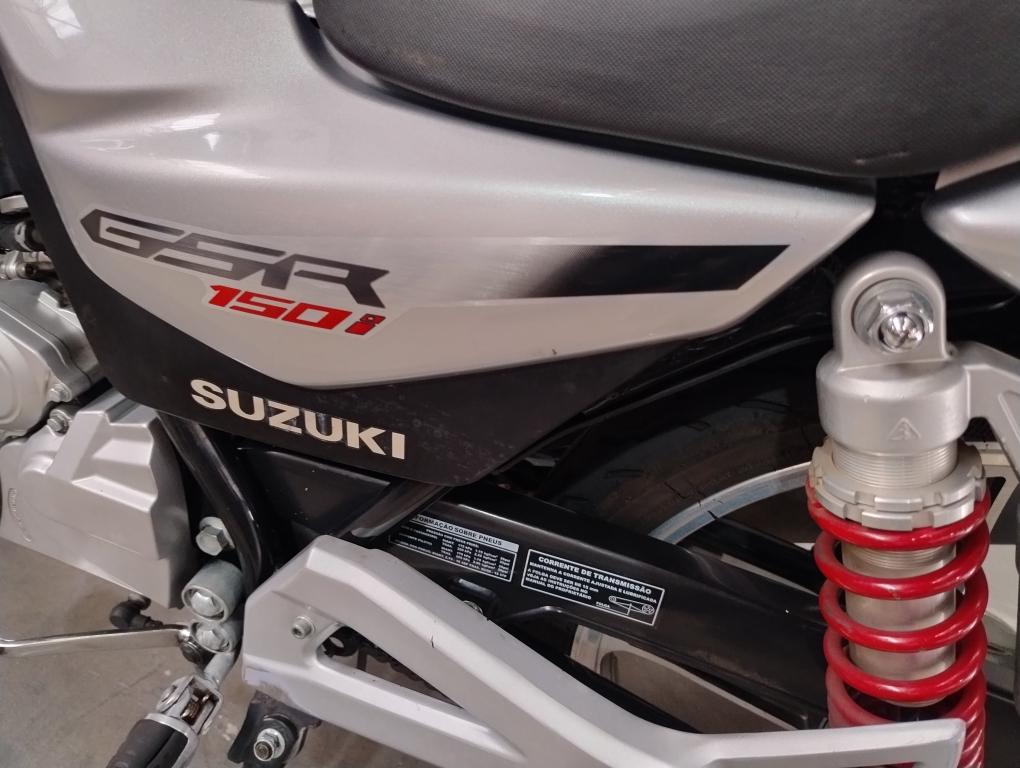 SUZUKI GSR 150 - Foto