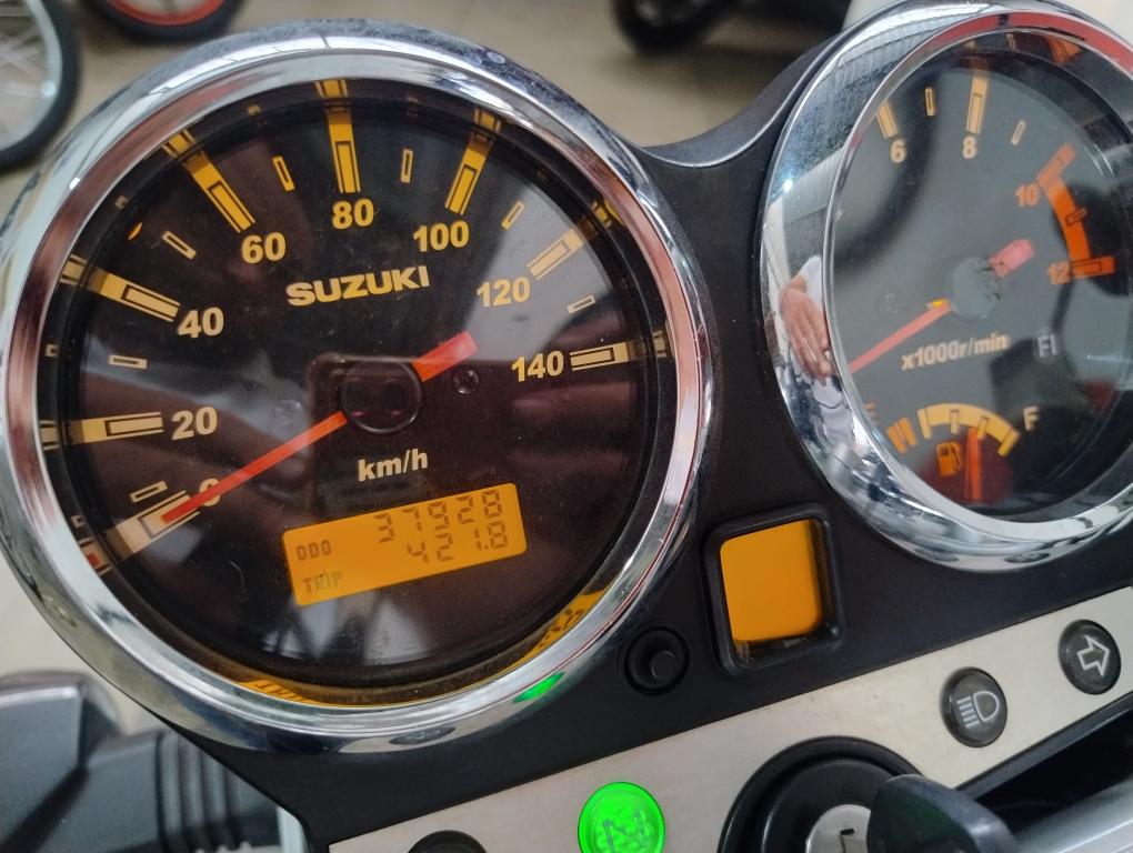 SUZUKI GSR 150 - Foto
