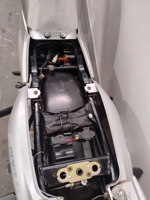 SUZUKI GSR 150 - Foto