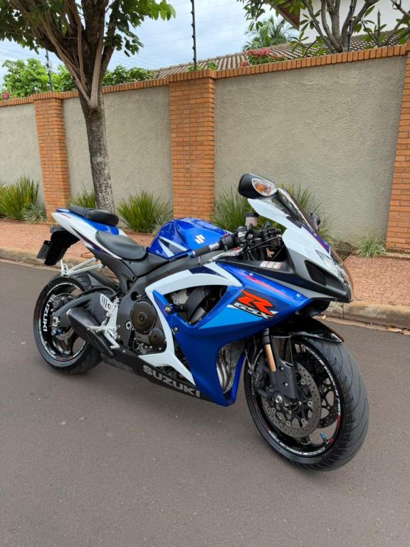 SUZUKI GSX-R 750 Srad - Foto
