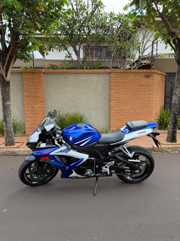 SUZUKI GSX-R 750 Srad - Foto