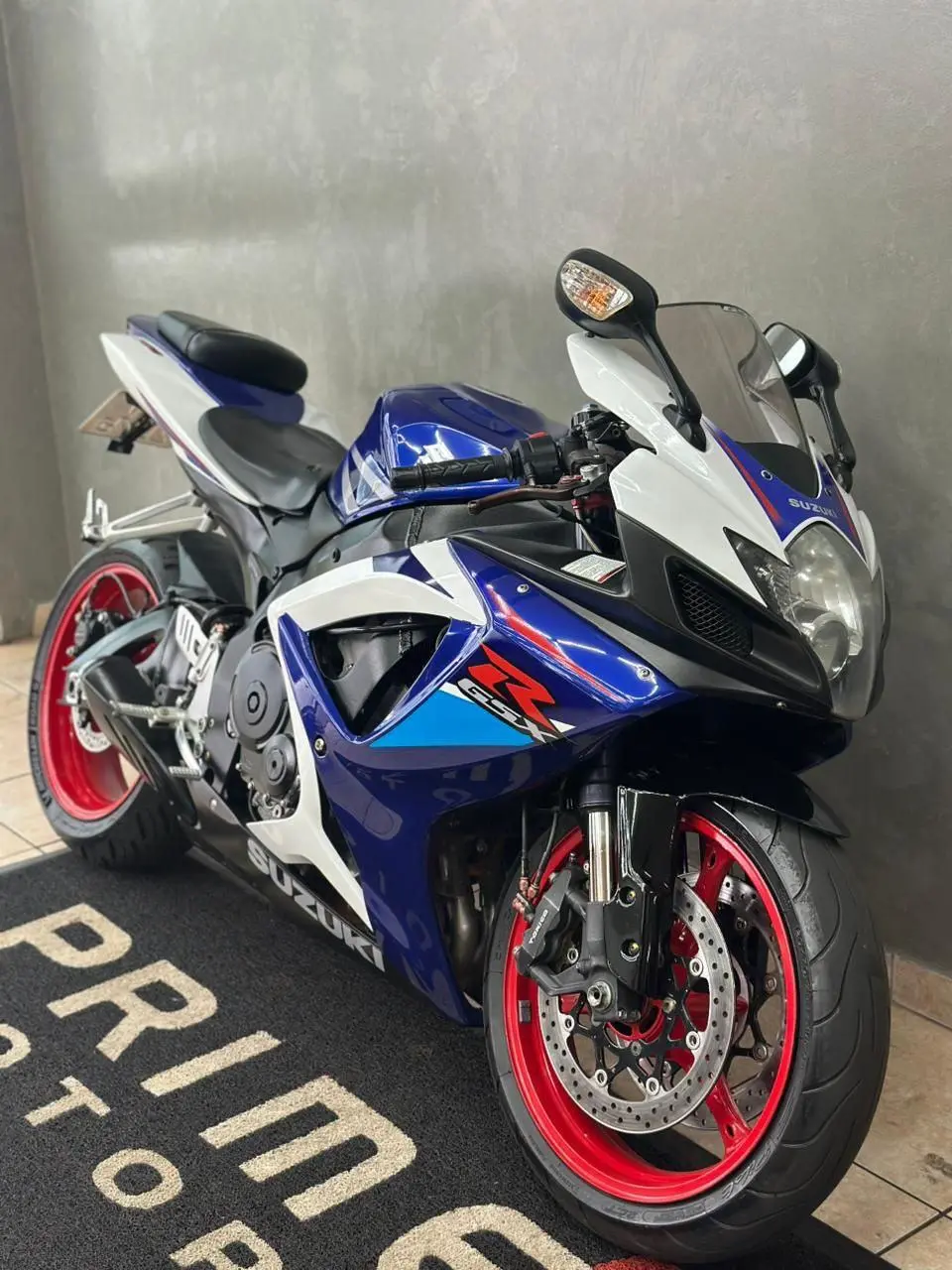 SUZUKI GSX-R 750 Srad - Foto