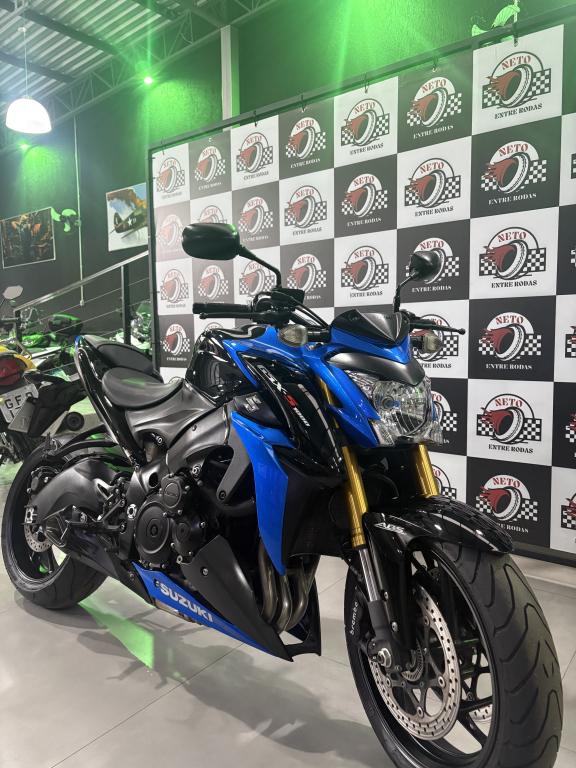 SUZUKI GSX-S 1000 - Foto