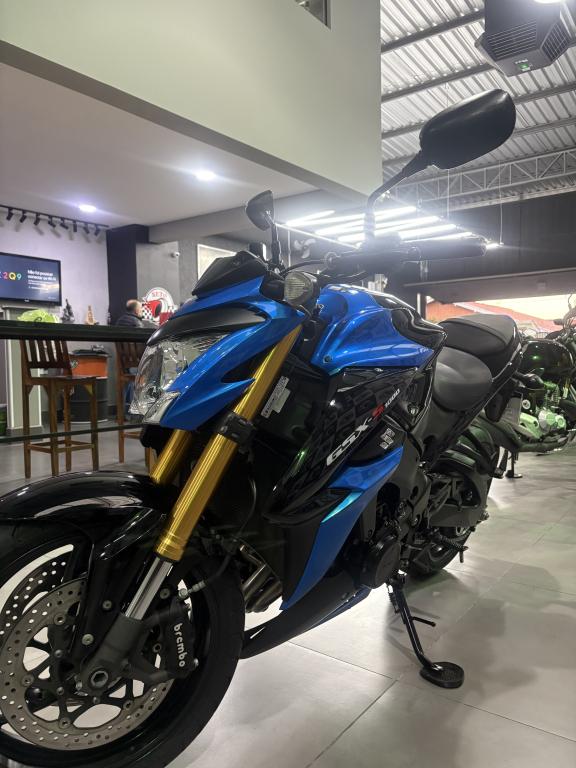 SUZUKI GSX-S 1000 - Foto
