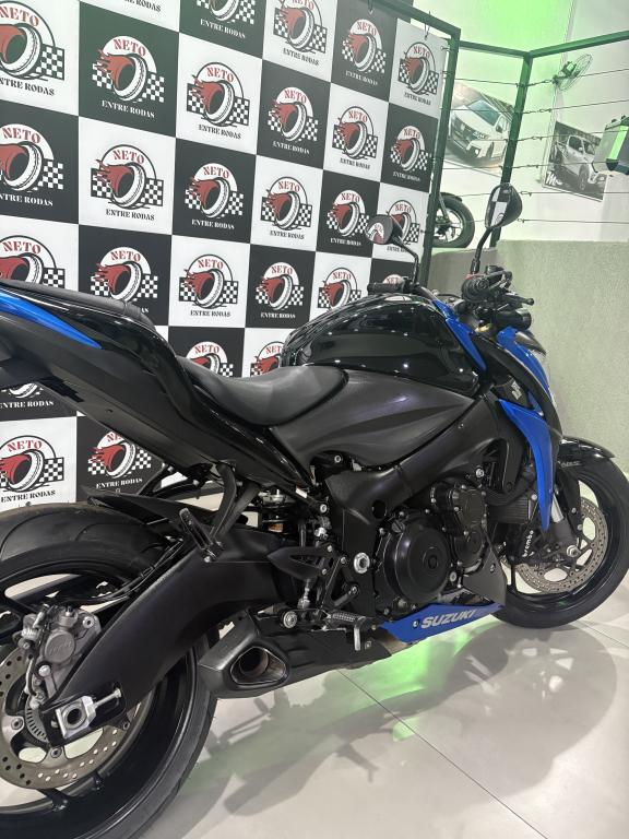 SUZUKI GSX-S 1000 - Foto