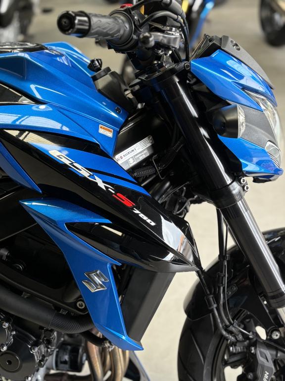 SUZUKI GSX-S 750 - Foto
