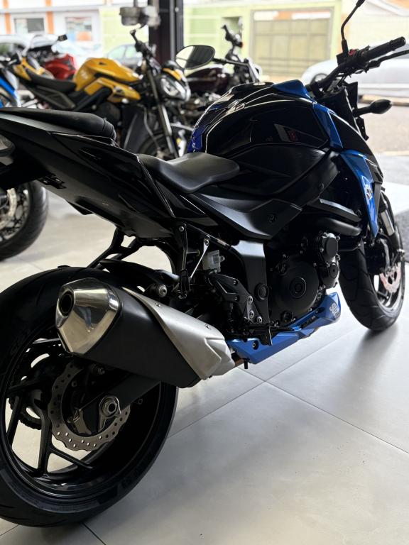 SUZUKI GSX-S 750 - Foto