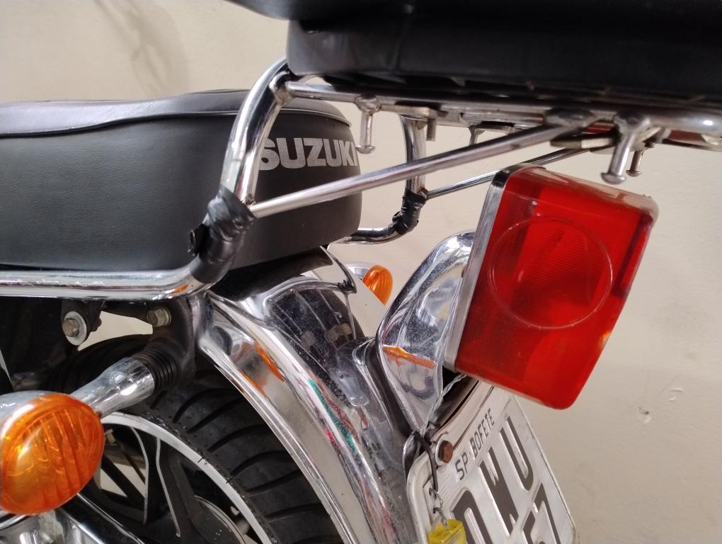 SUZUKI Intruder 125 - Foto