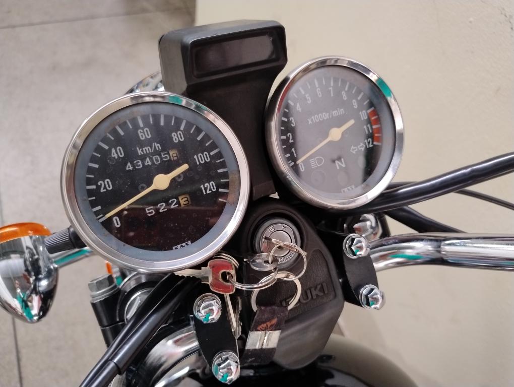 SUZUKI Intruder 125 - Foto