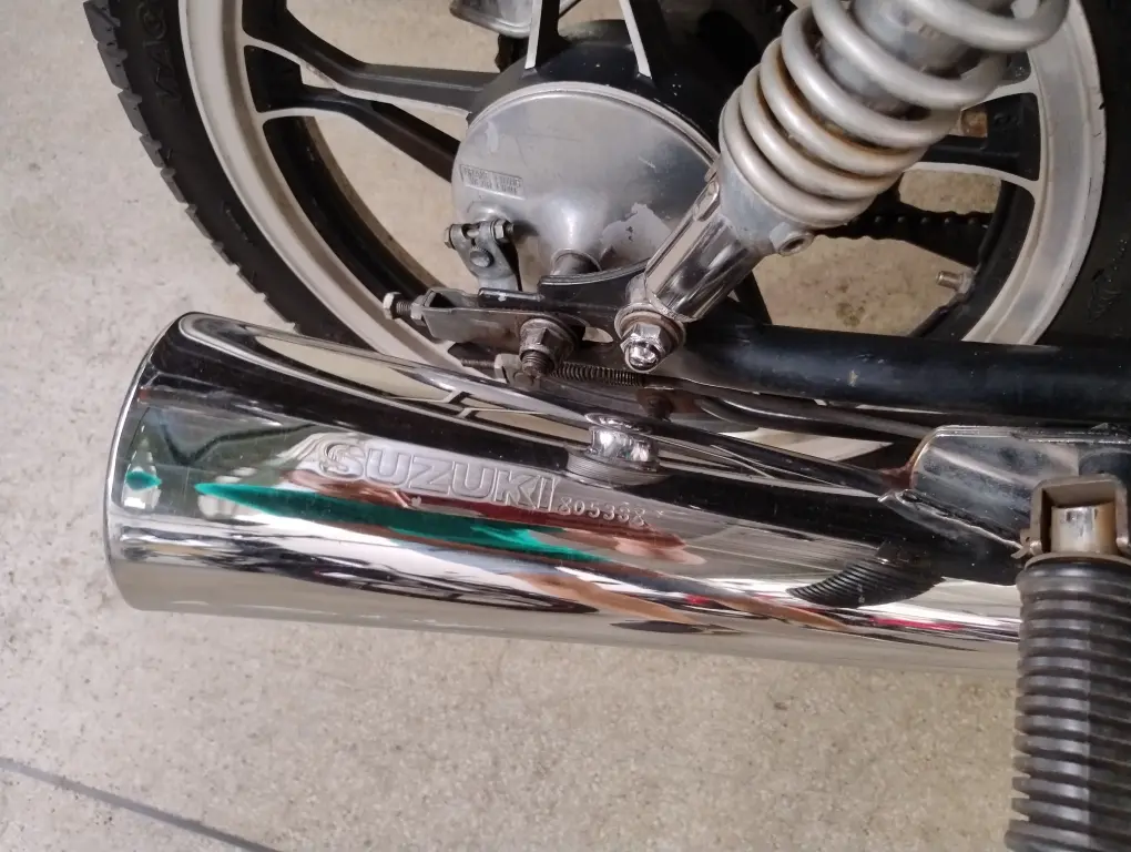 SUZUKI Intruder 125 - Foto