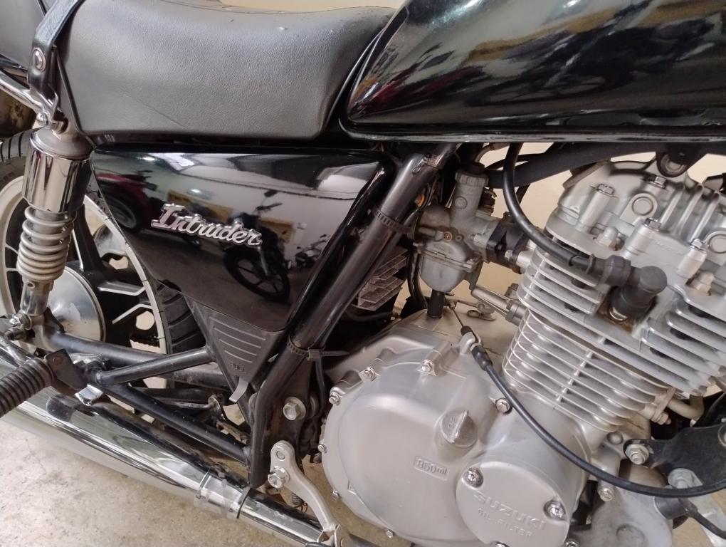 SUZUKI Intruder 125 - Foto