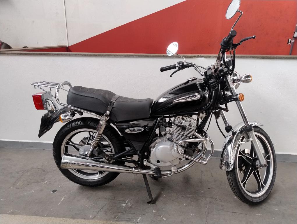 SUZUKI Intruder 125
