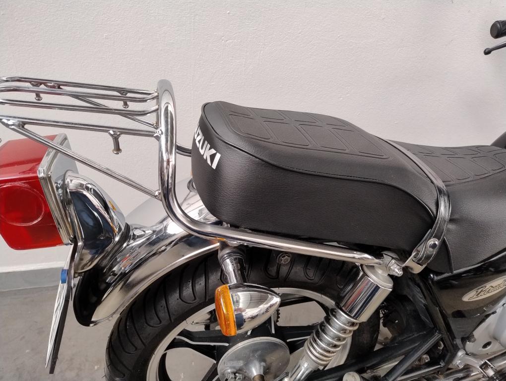 SUZUKI Intruder 125 - Foto