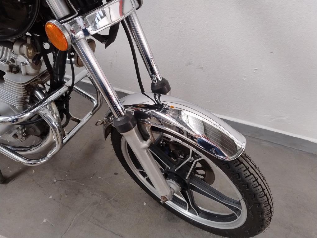 SUZUKI Intruder 125 - Foto