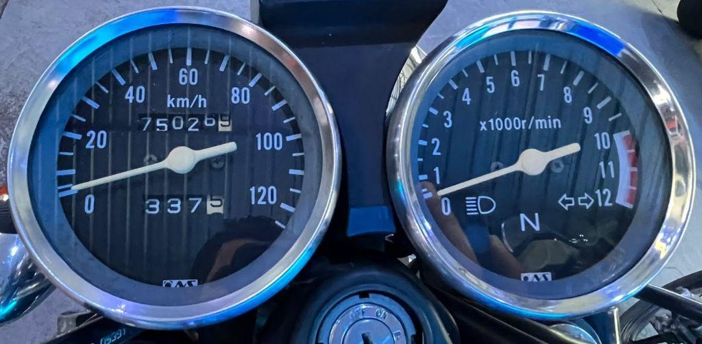 SUZUKI Intruder 125 - Foto