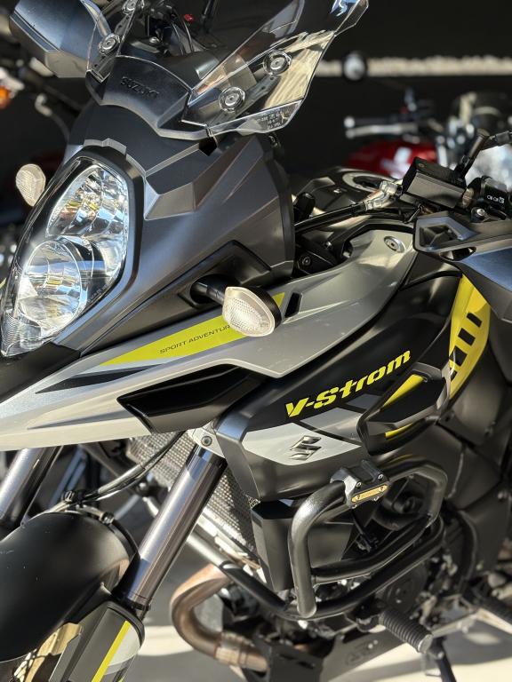 SUZUKI V-Strom DL 1000 XT - Foto