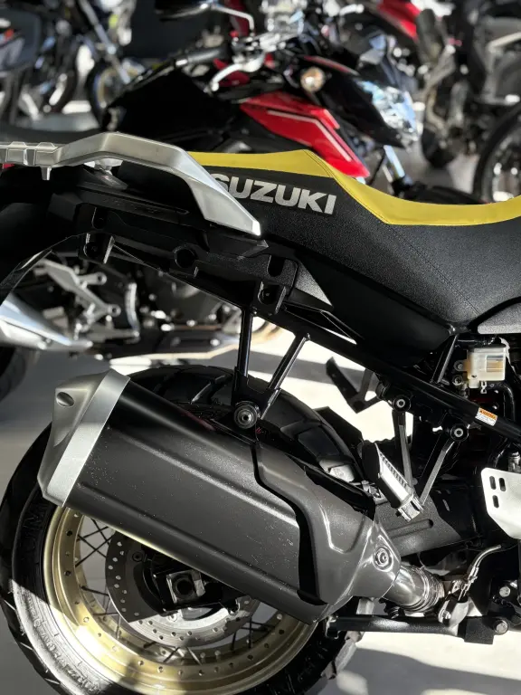 SUZUKI V-Strom DL 1000 XT - Foto