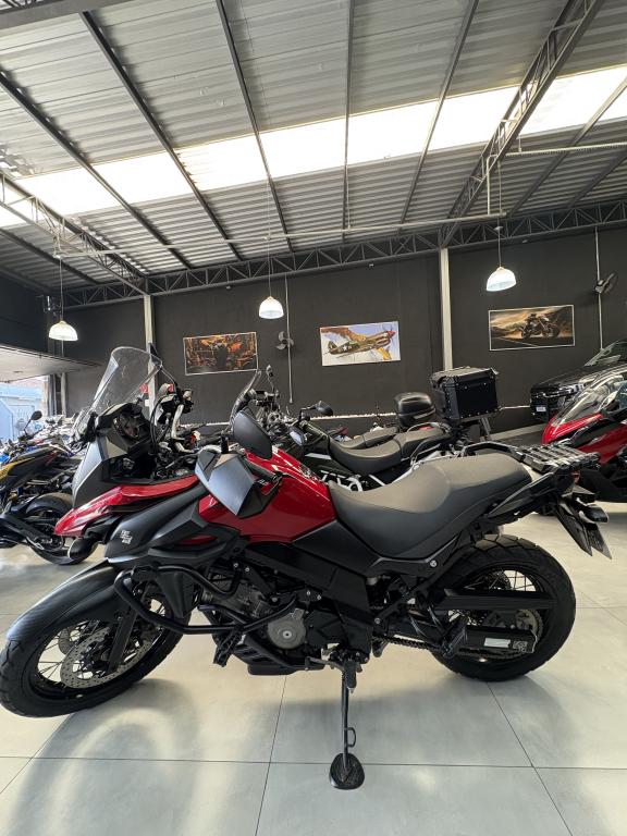SUZUKI V-Strom DL 650 - Foto