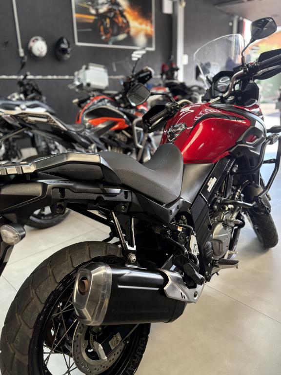 SUZUKI V-Strom DL 650 - Foto