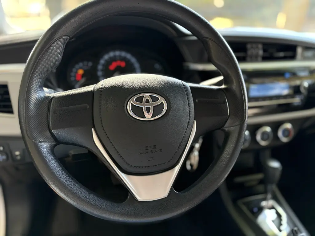 TOYOTA Corolla - Foto
