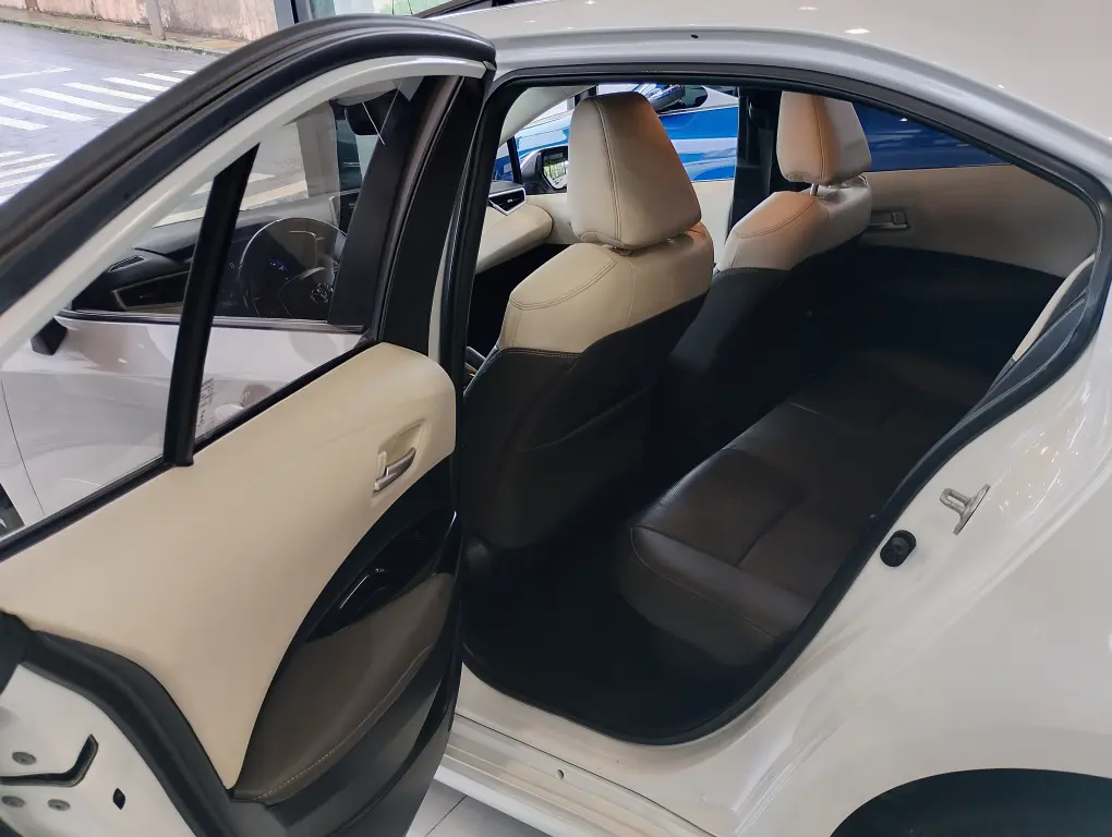 TOYOTA Corolla - Foto