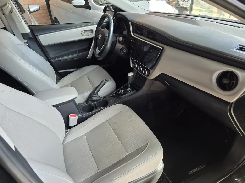 TOYOTA Corolla - Foto