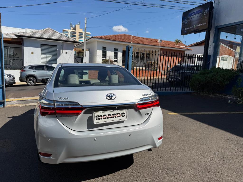 TOYOTA Corolla - Foto