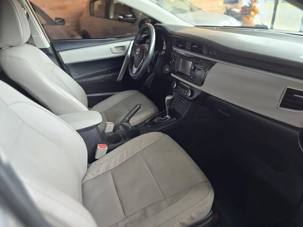 TOYOTA Corolla - Foto