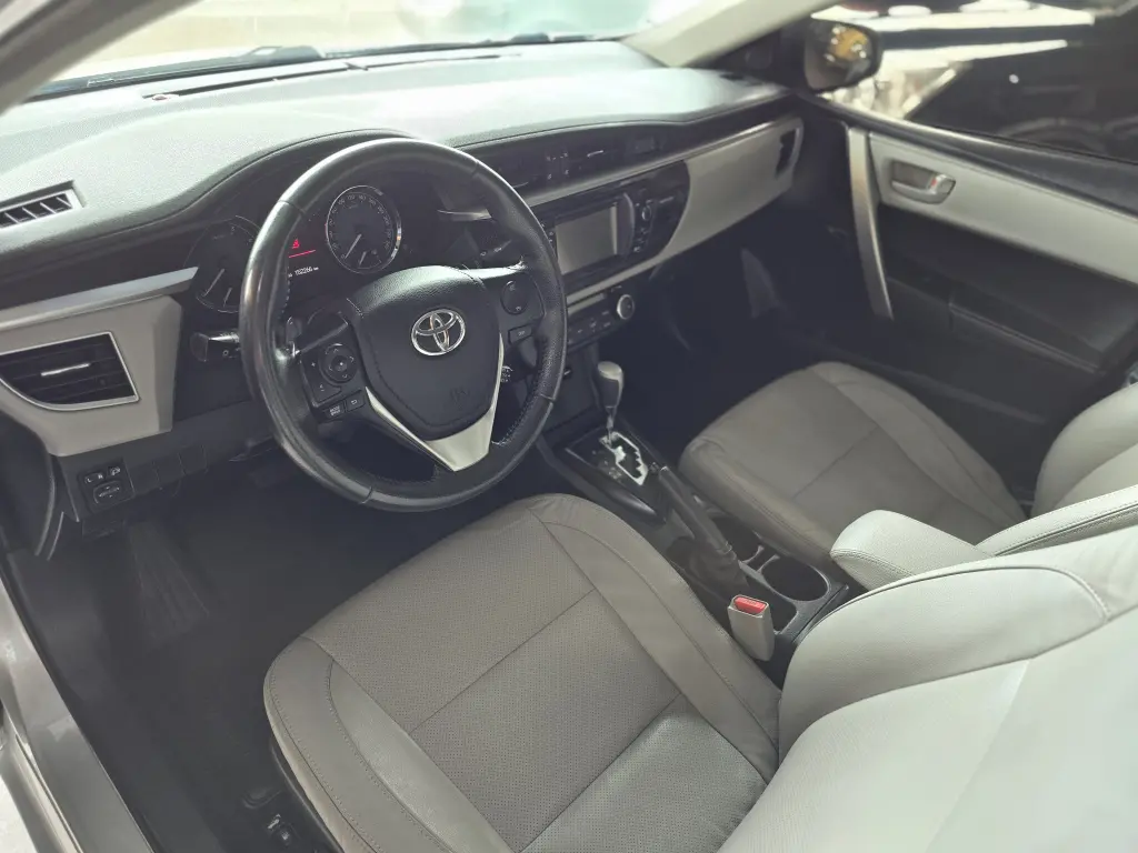 TOYOTA Corolla - Foto