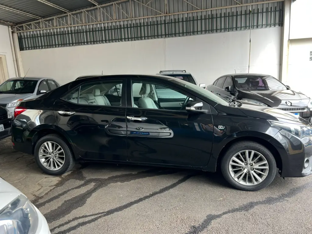 TOYOTA Corolla - Foto