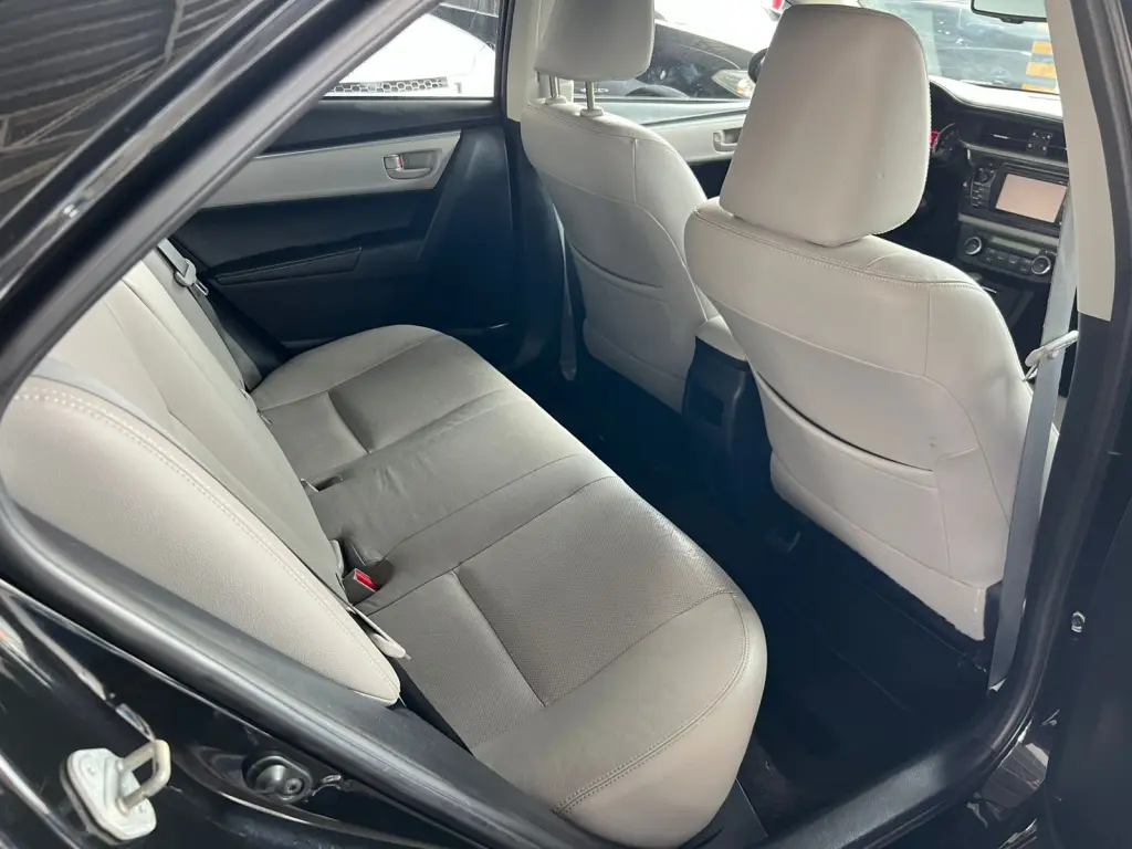 TOYOTA Corolla - Foto