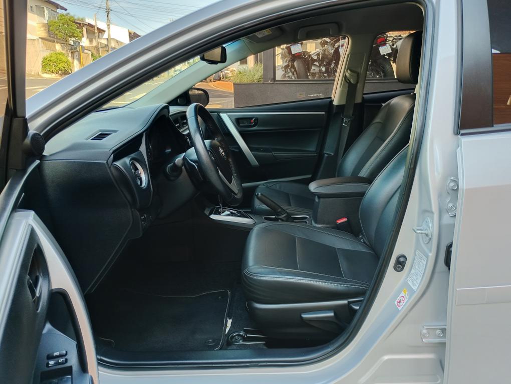 TOYOTA Corolla - Foto