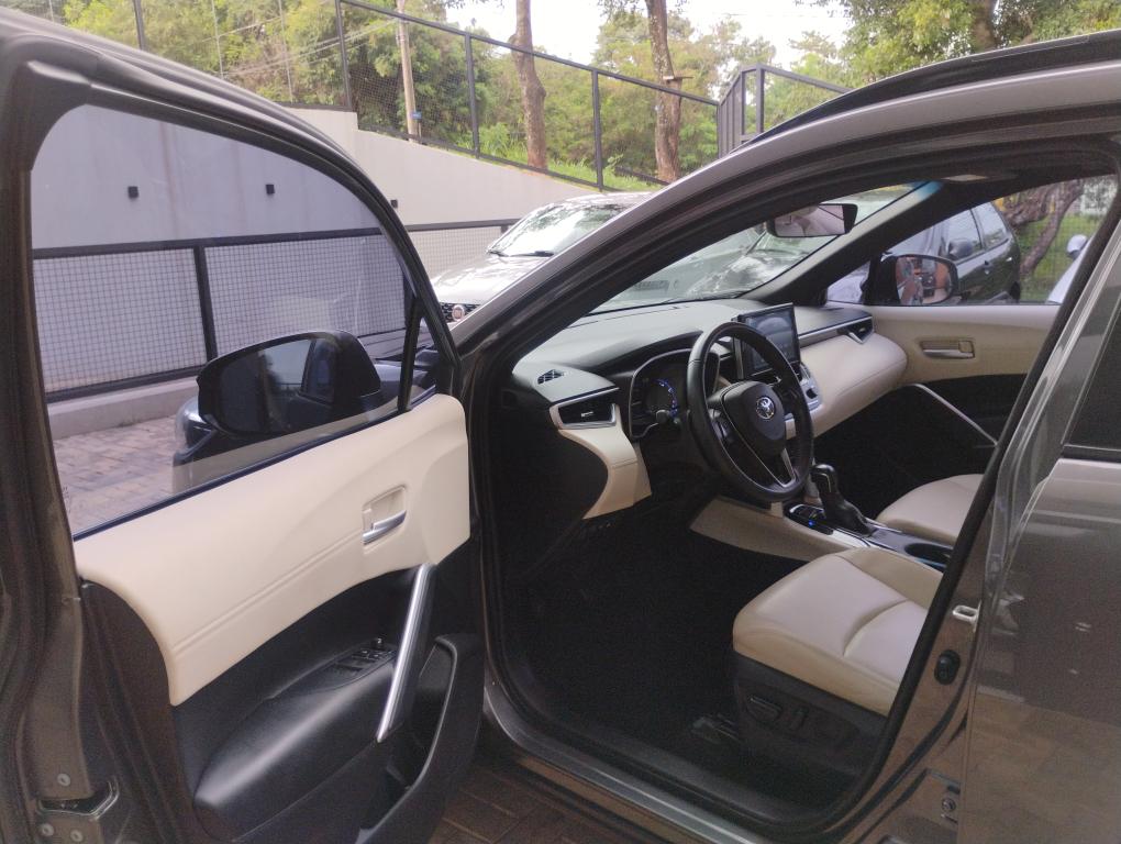 TOYOTA Corolla Cross - Foto