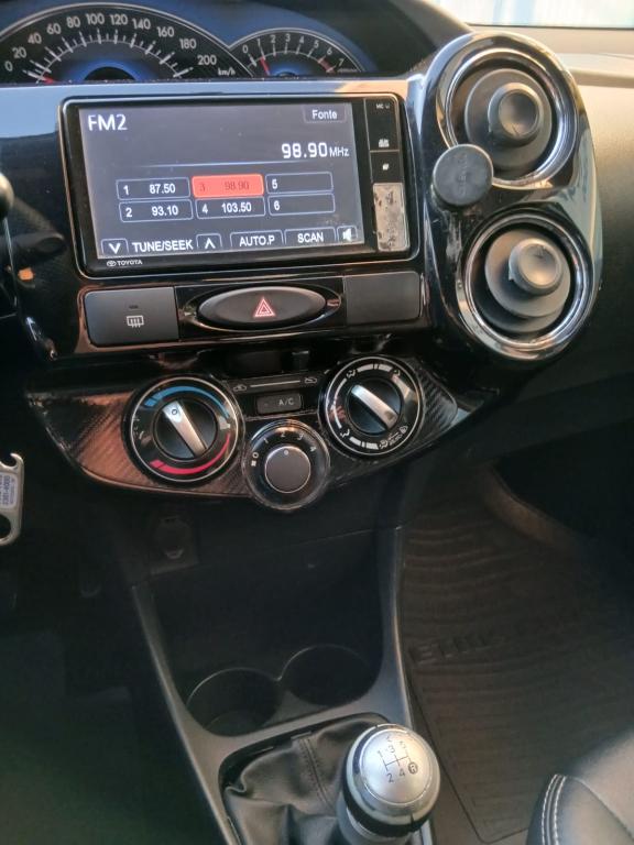 TOYOTA Etios Cross - Foto