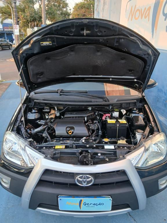 TOYOTA Etios Cross - Foto