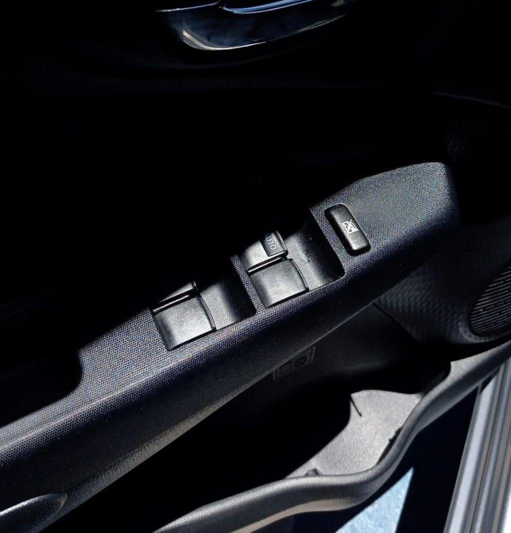 TOYOTA Etios Hatch - Foto