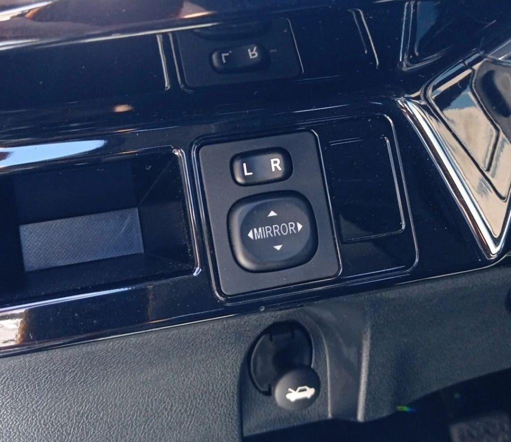 TOYOTA Etios Hatch - Foto