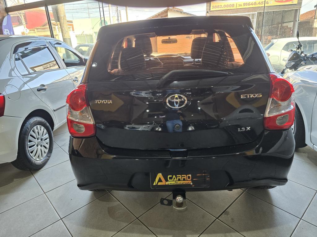 TOYOTA Etios Hatch - Foto