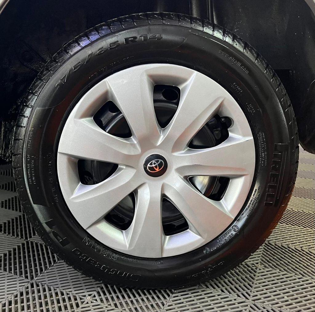 TOYOTA Etios Hatch - Foto
