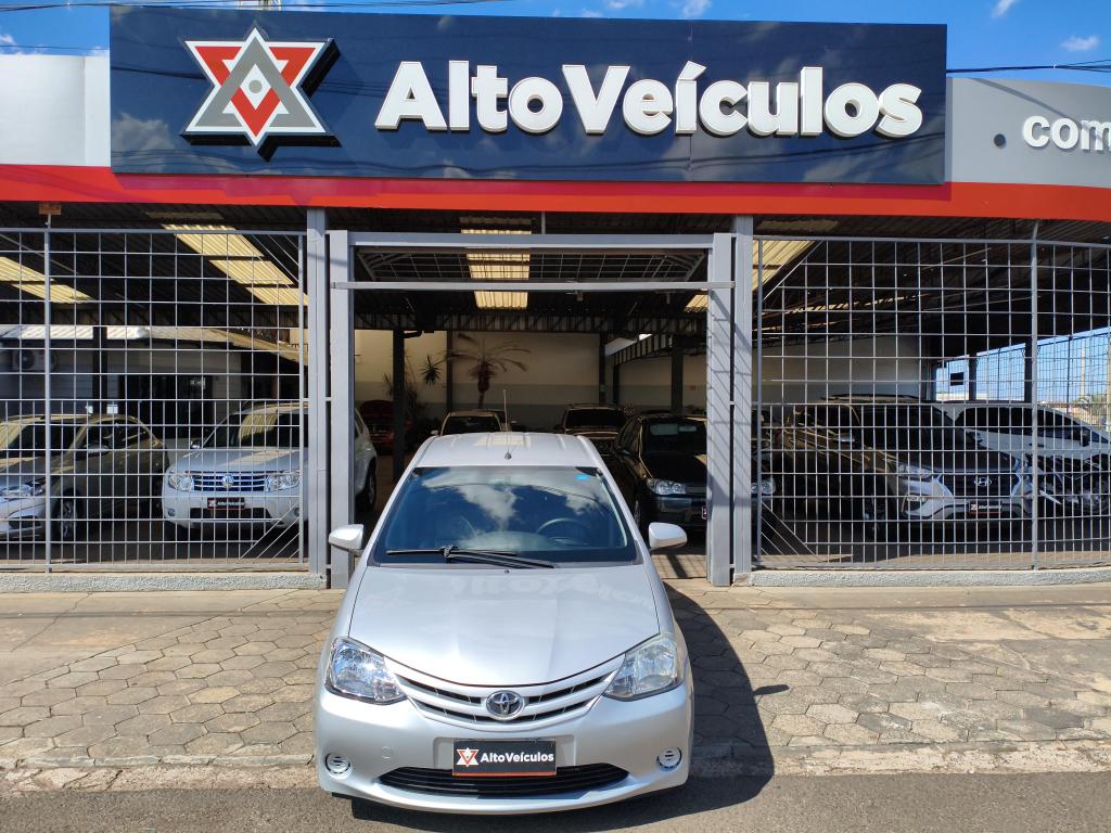 TOYOTA Etios Sedan - Foto
