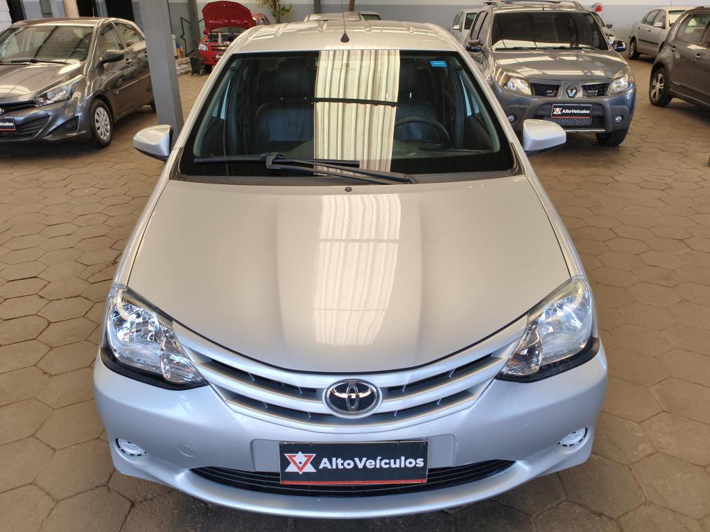 TOYOTA Etios Sedan - Foto