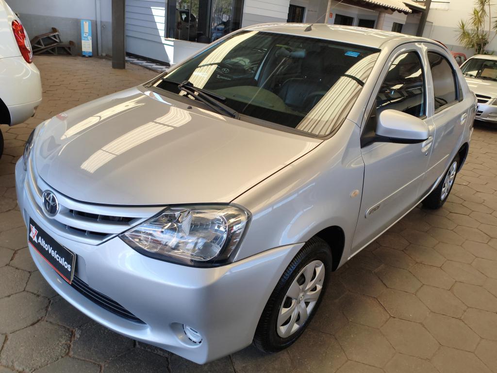 TOYOTA Etios Sedan - Foto