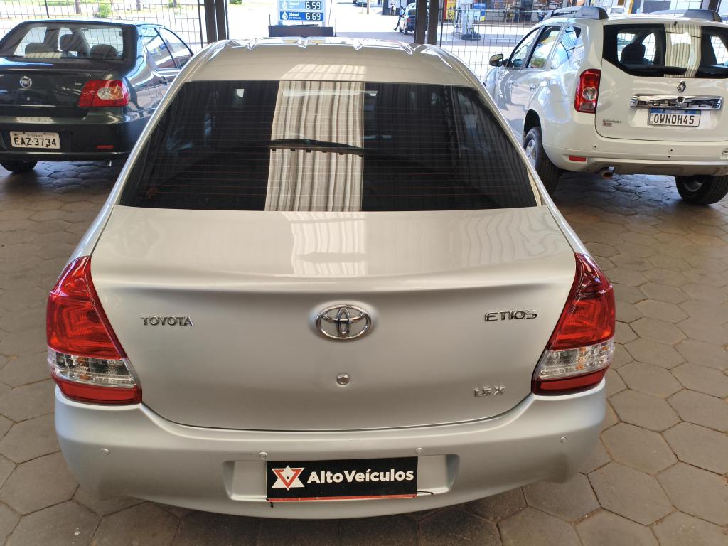 TOYOTA Etios Sedan - Foto