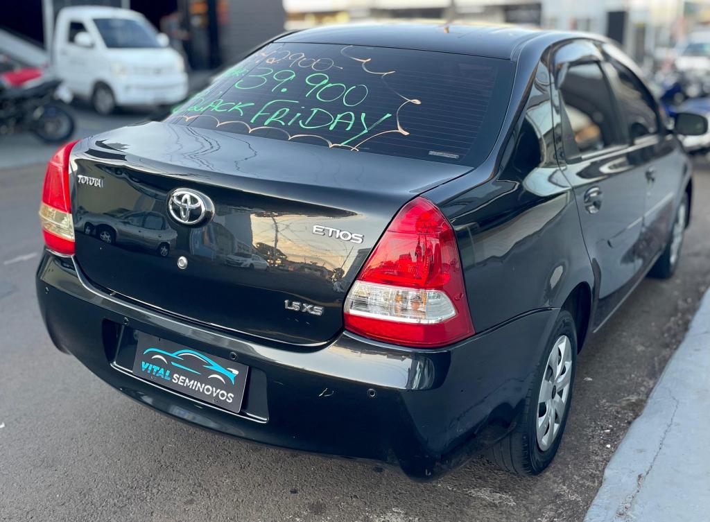 TOYOTA Etios Sedan - Foto