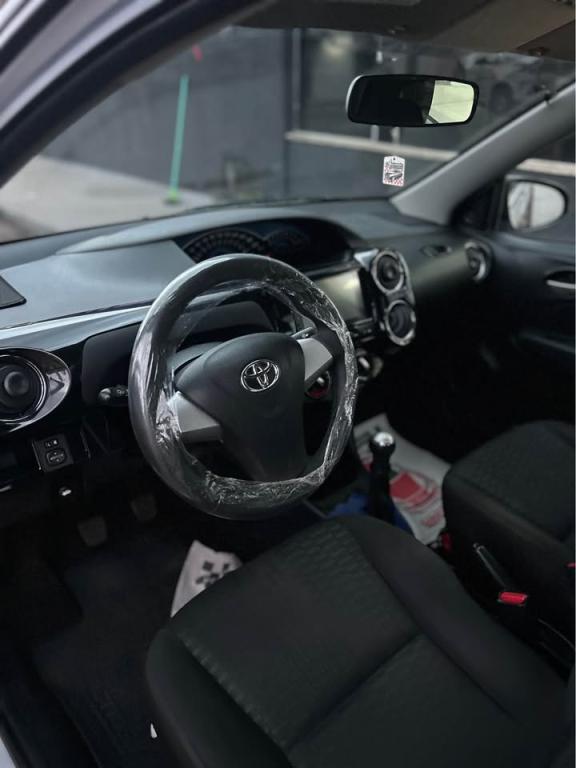 TOYOTA Etios Sedan - Foto