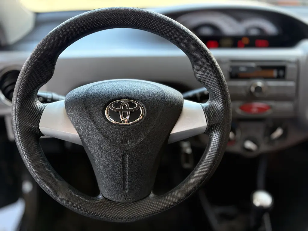 TOYOTA Etios Sedan - Foto